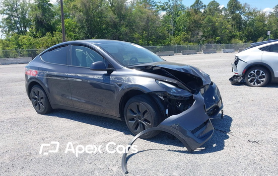 Tesla Model Y 2025 - Image 1 of 17