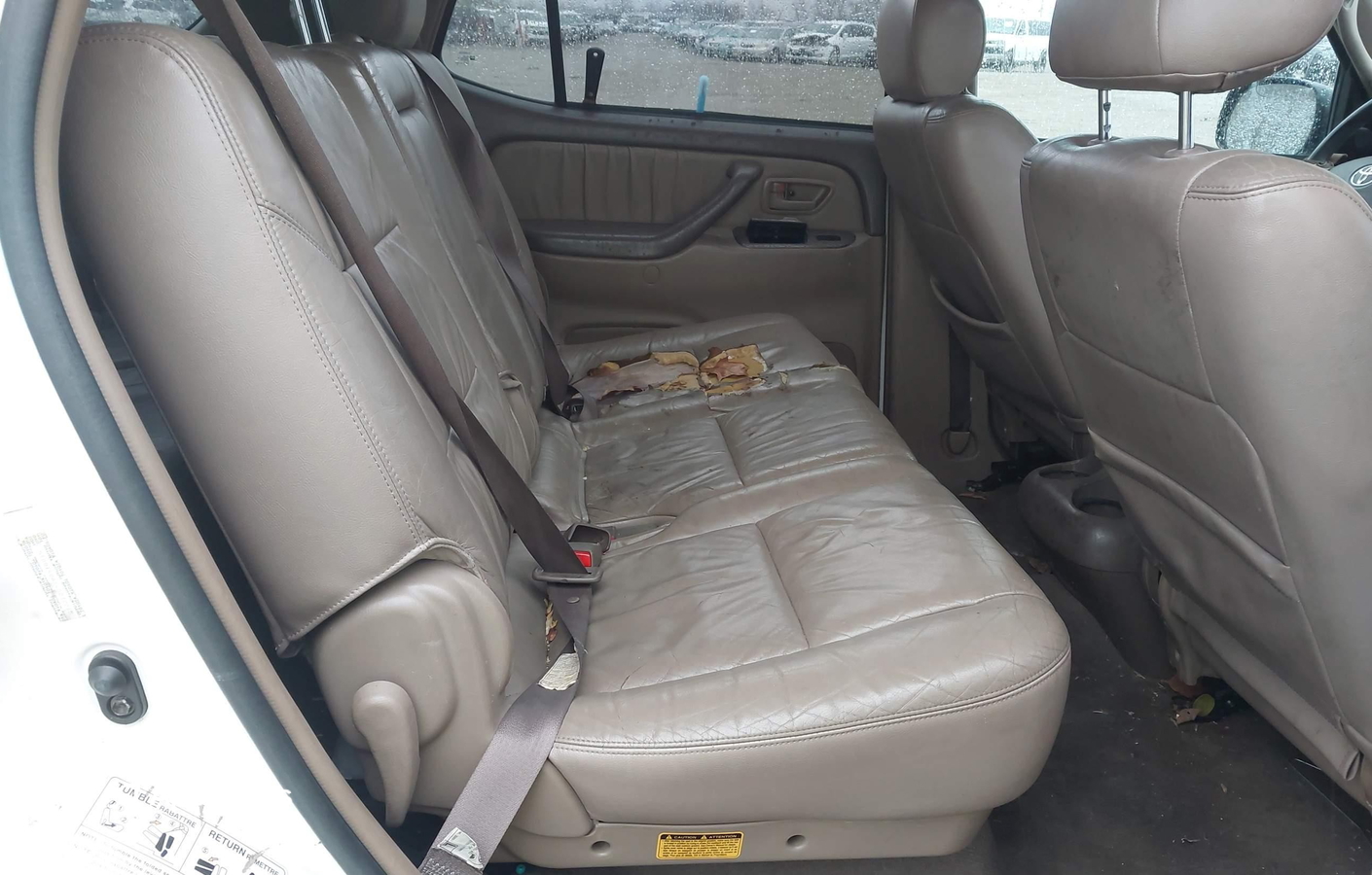 Toyota Sequoia 2004