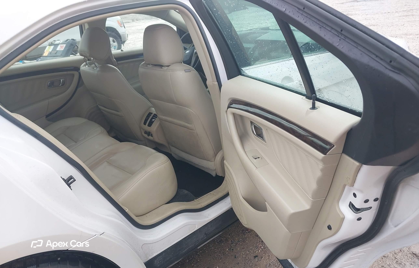 Ford Taurus 2015