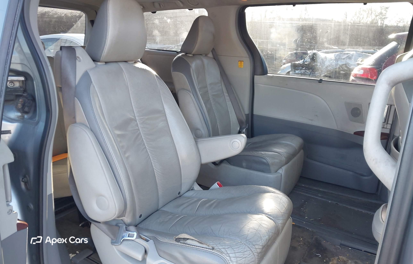 Toyota Sienna 2011