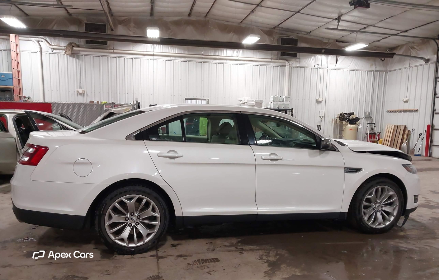 Ford Taurus 2016
