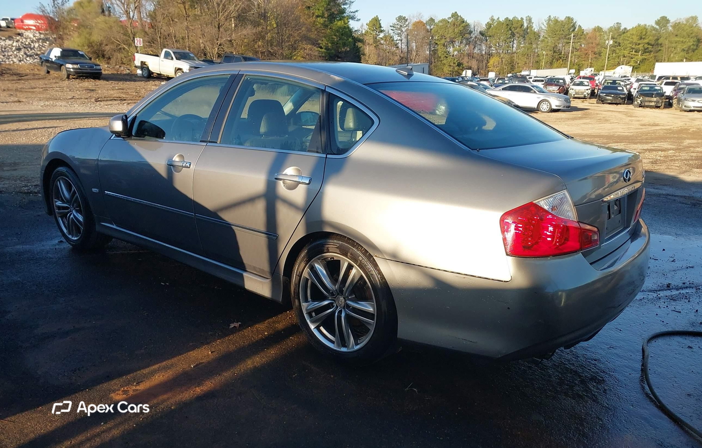 Infiniti M 2010