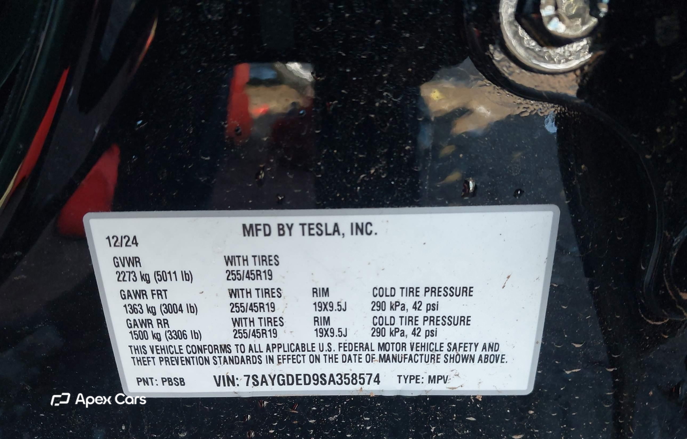 Tesla Model Y 2025
