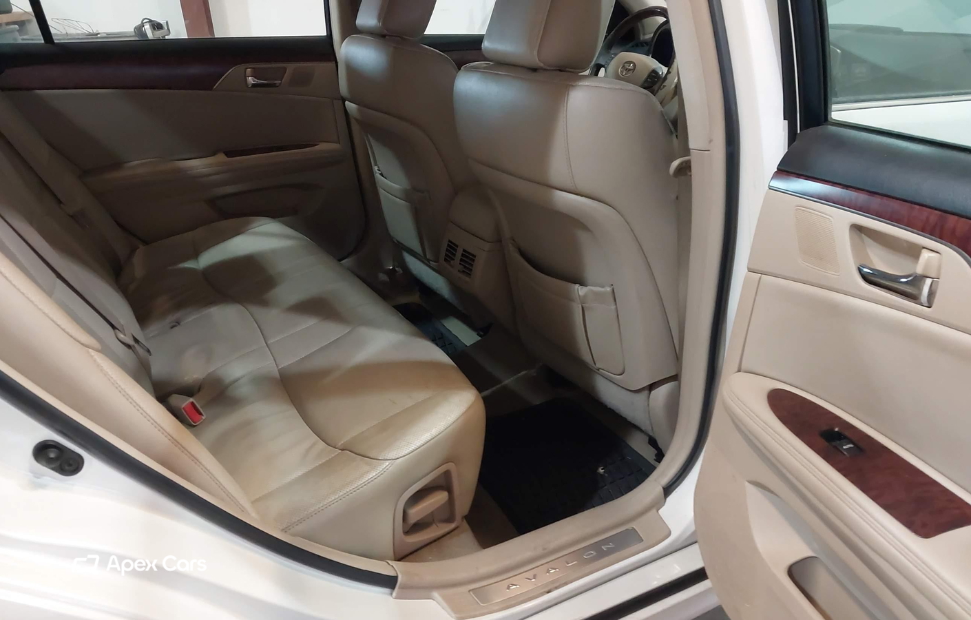 Toyota Avalon 2011