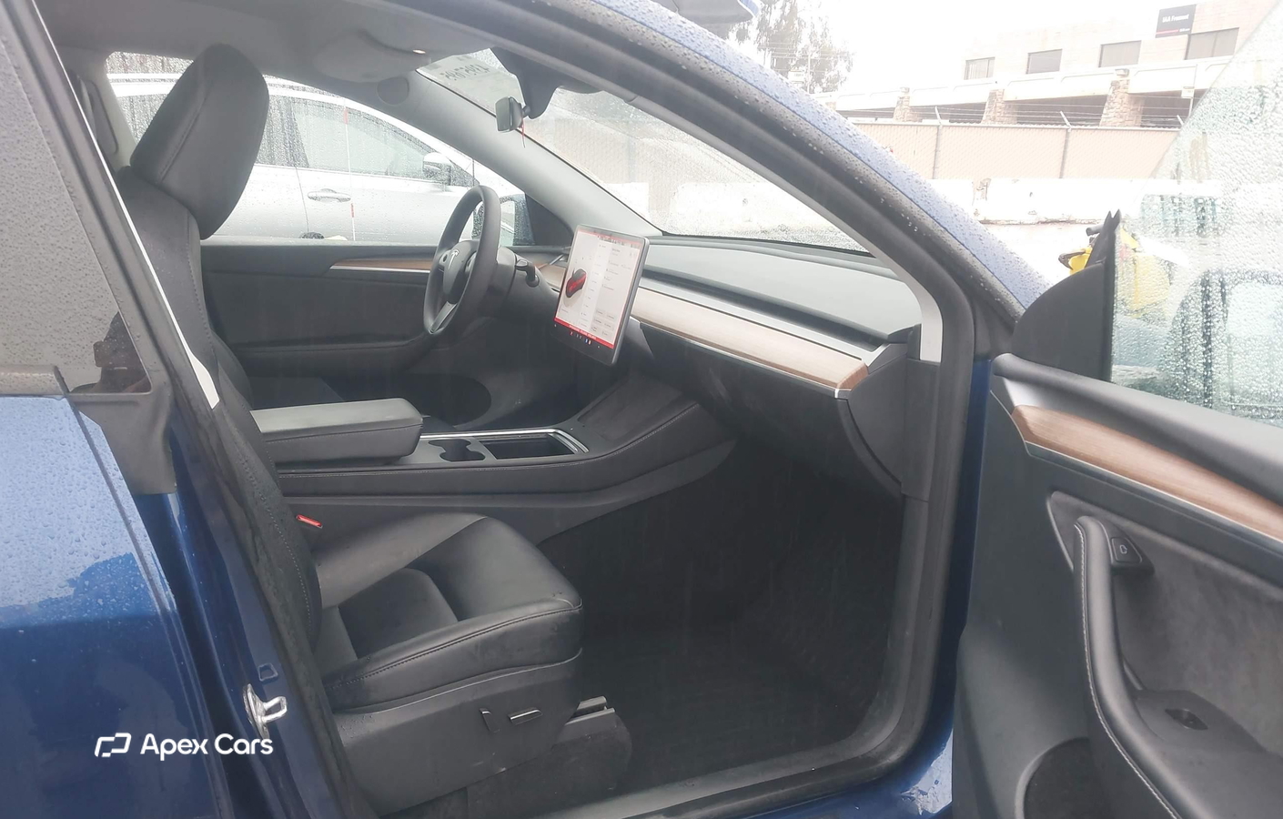 Tesla Model Y 2025