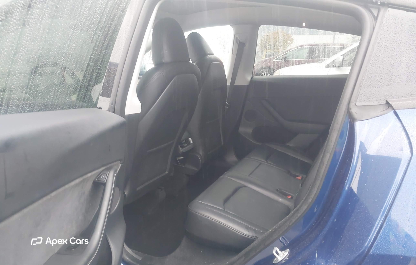 Tesla Model Y 2025