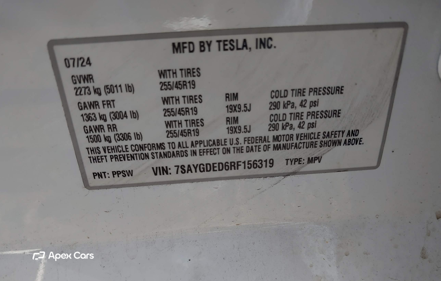 Tesla Model Y 2024