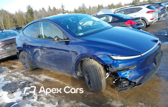 Tesla Model Y 2026 - Image 1 of 21