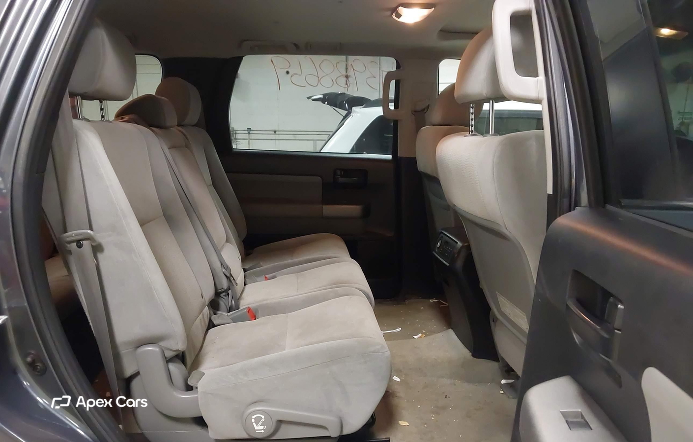 Toyota Sequoia 2010