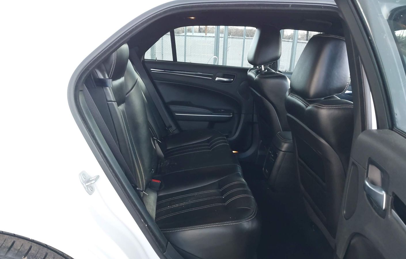 Chrysler 300 2023