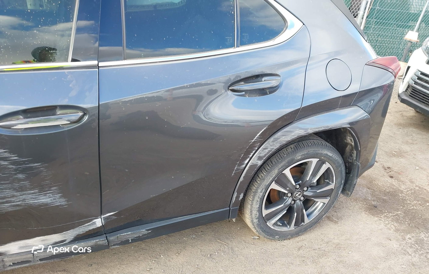 Lexus UX 2024