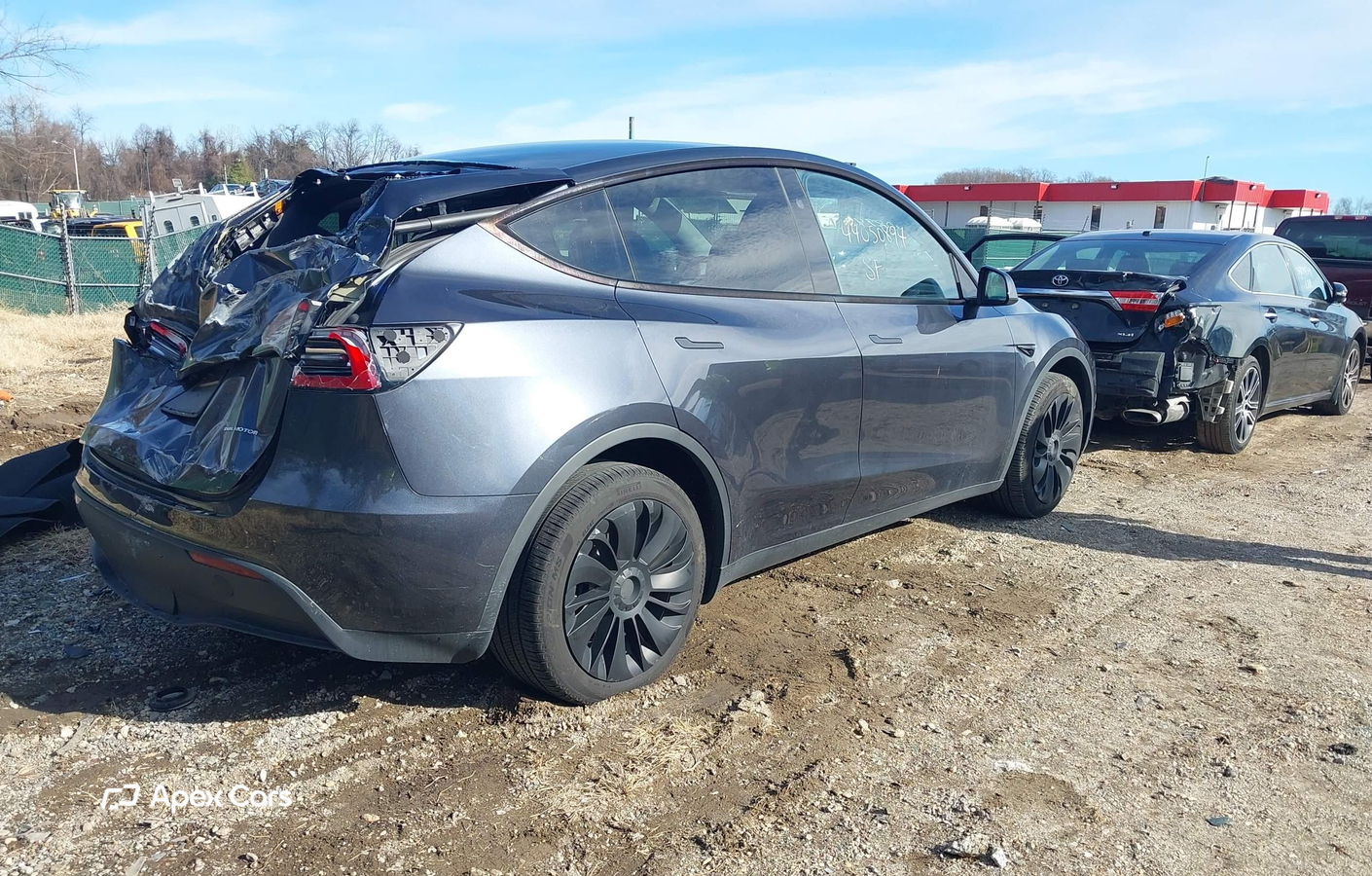 Tesla Model Y 2024