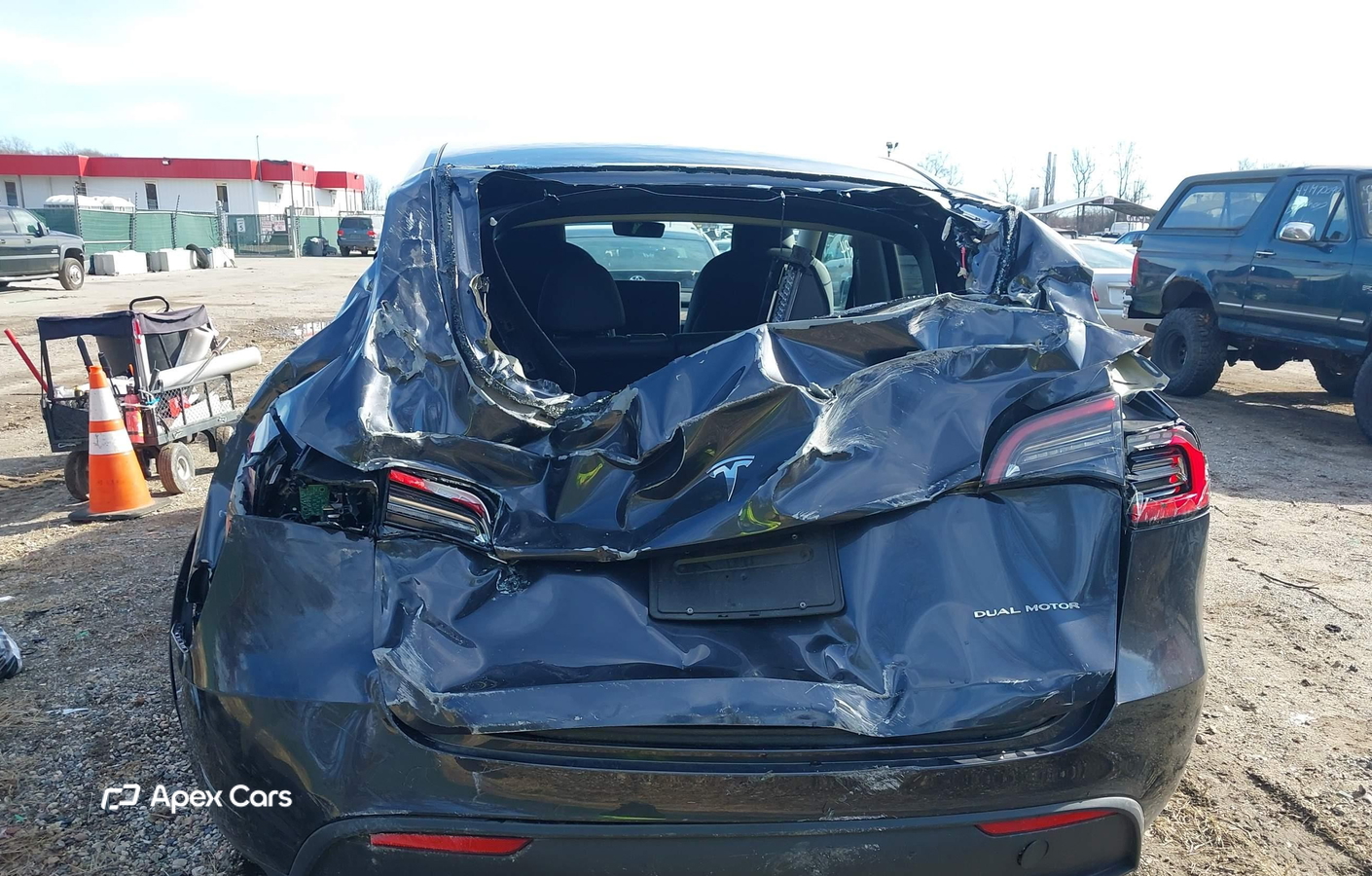 Tesla Model Y 2024