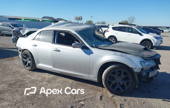 Chrysler 300 2021 - Image 1 of 16