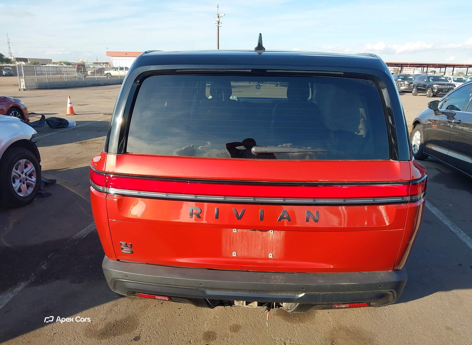 Rivian R1S 2025