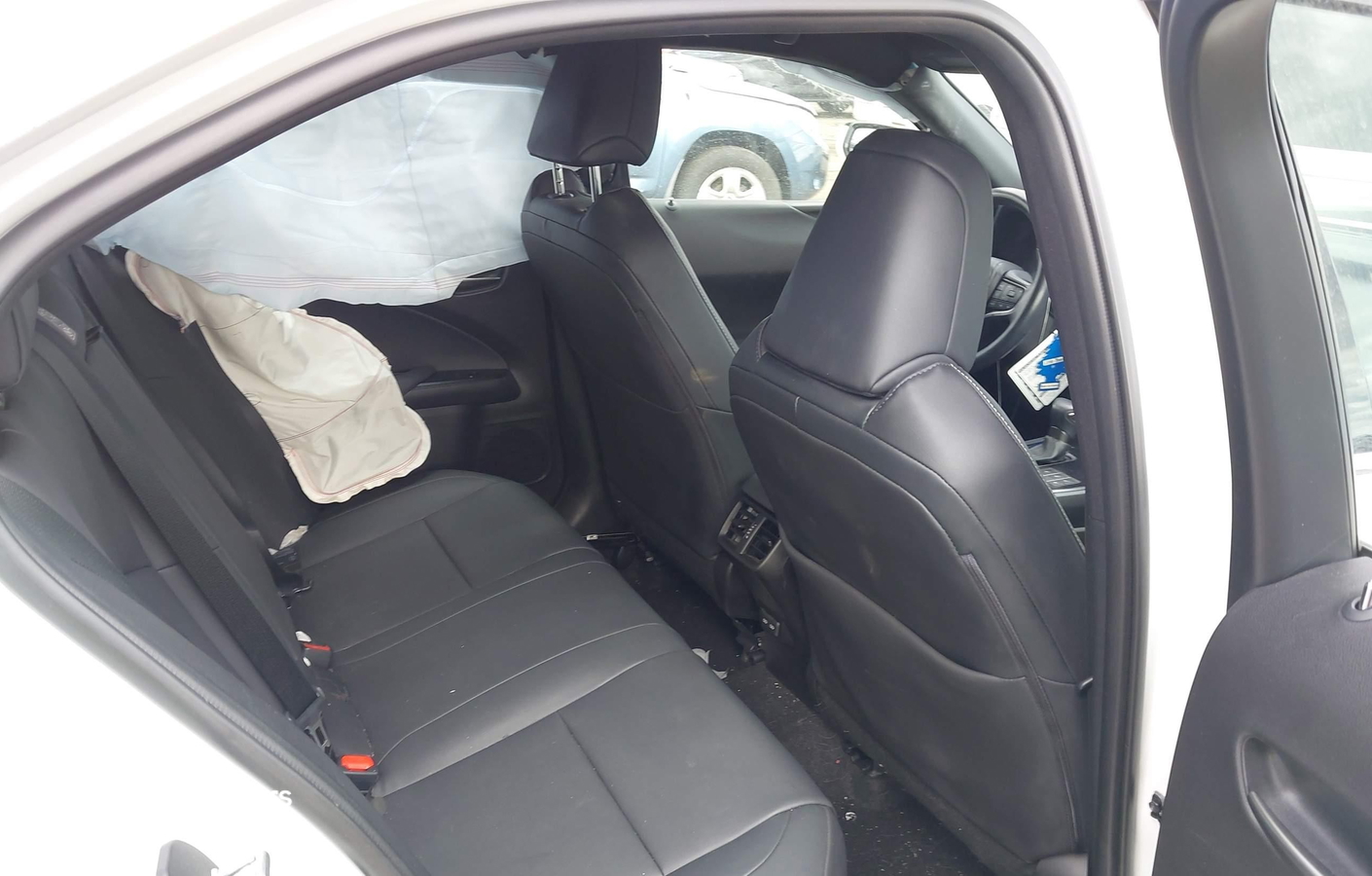 Lexus UX 2023