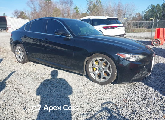 2018 Alfa Romeo Giulia - Image 1 of 16