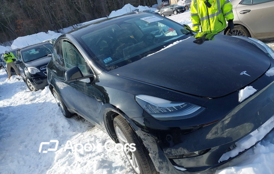Tesla Model Y 2023 - Image 1 of 18