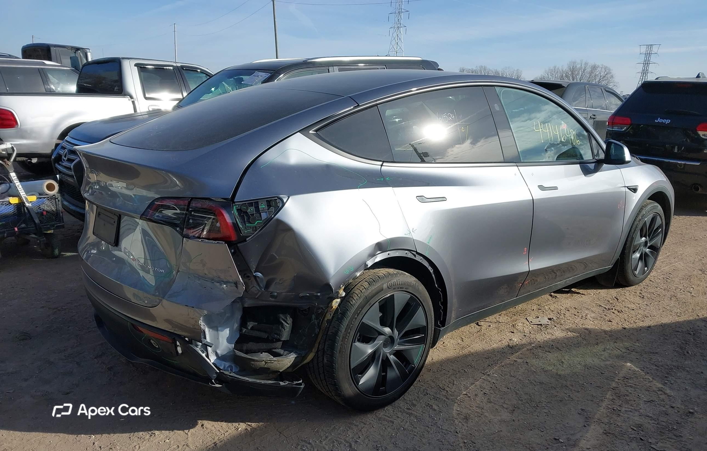 Tesla Model Y 2025