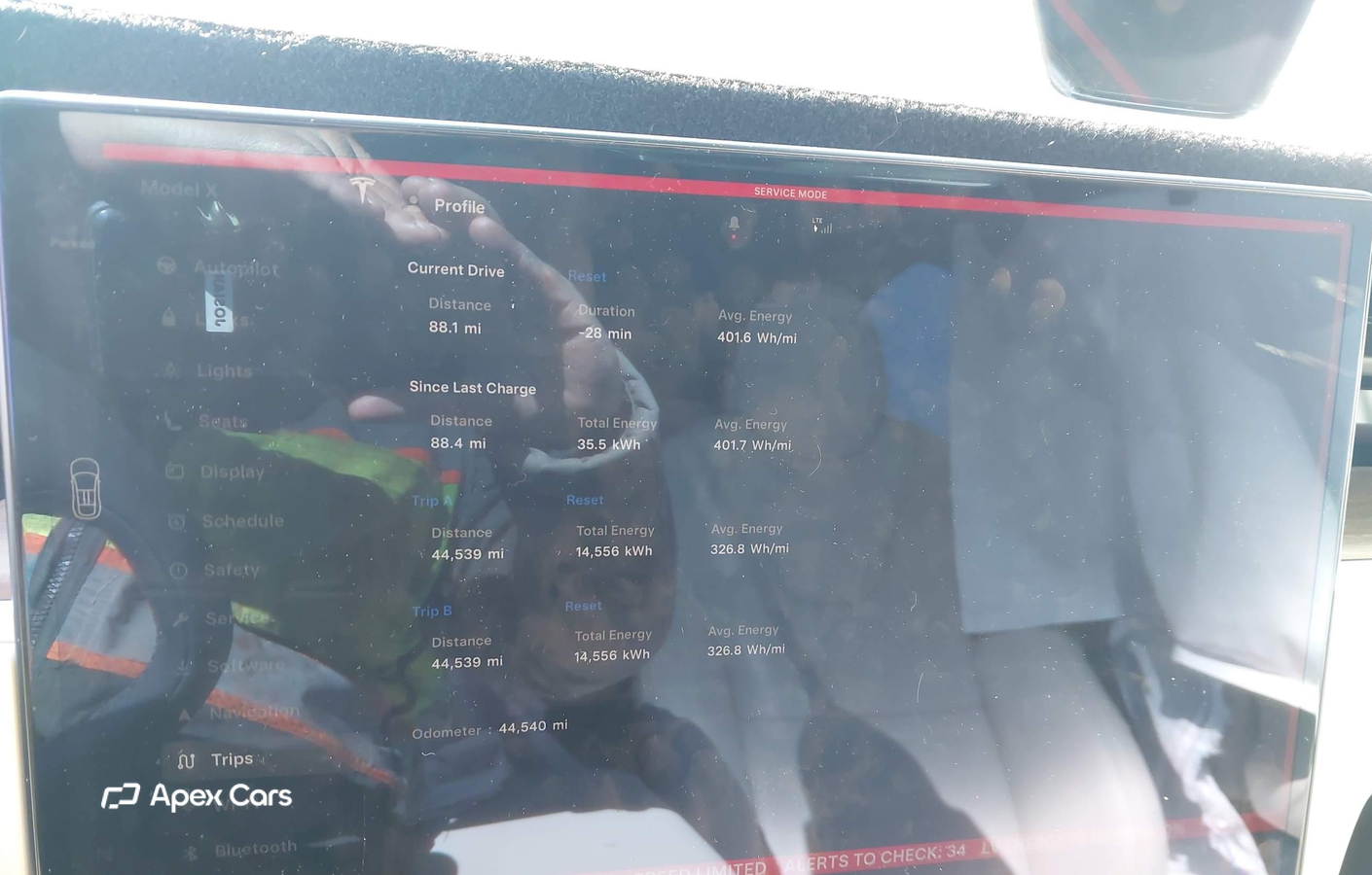 Tesla Model X 2024