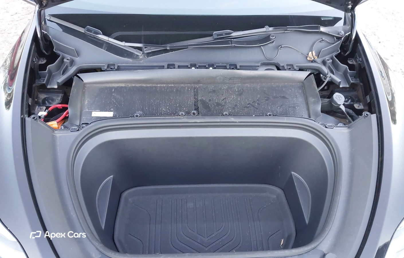 Tesla Model Y 2025