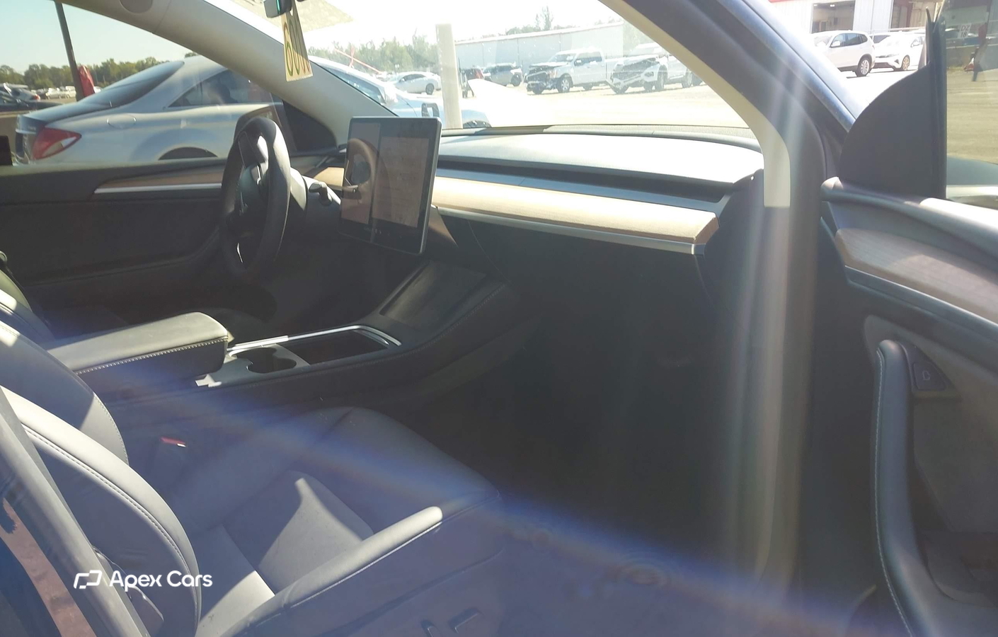 Tesla Model Y 2024