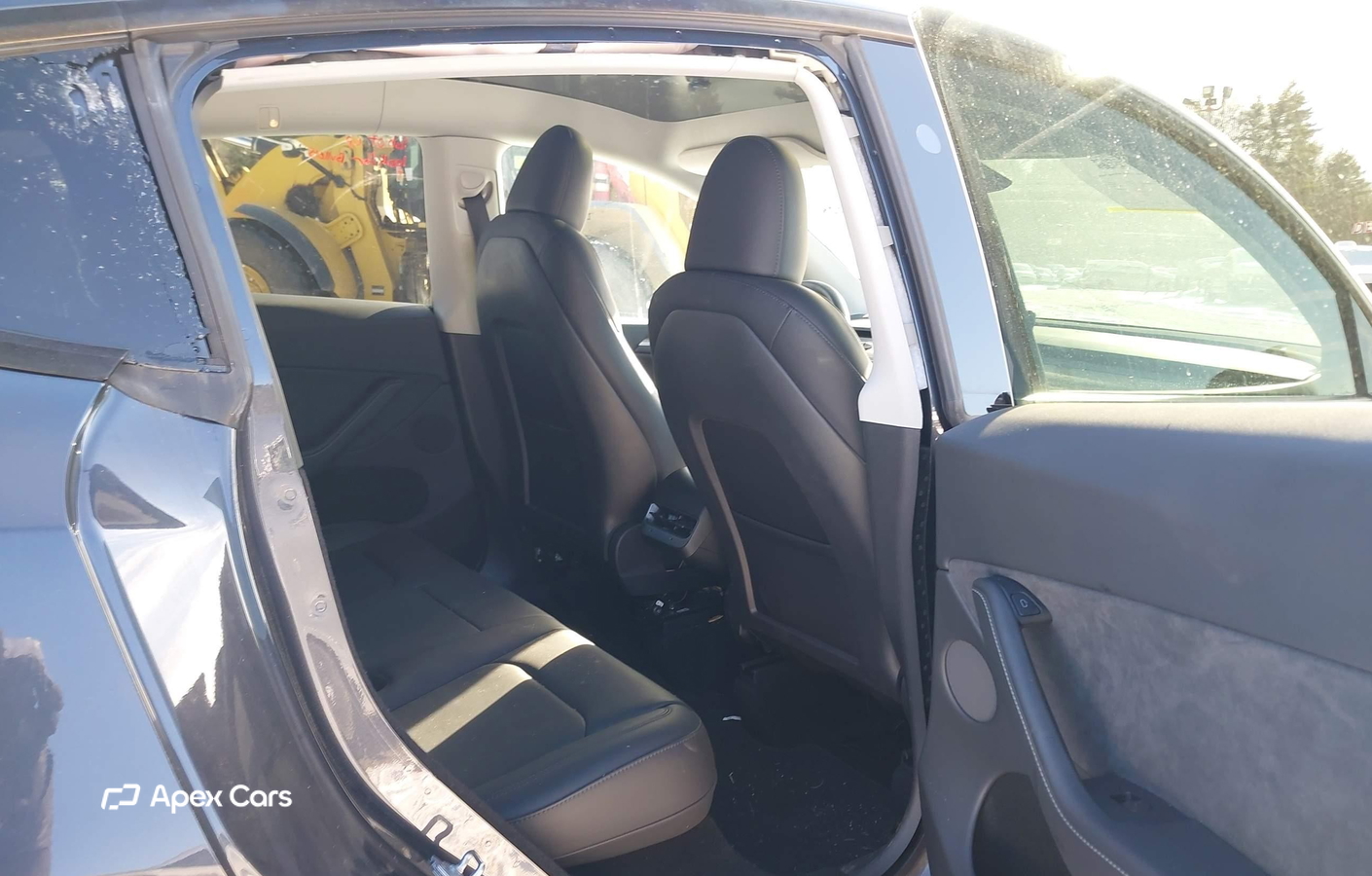 Tesla Model Y 2024
