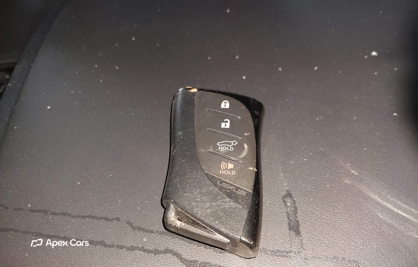 Lexus UX 2025