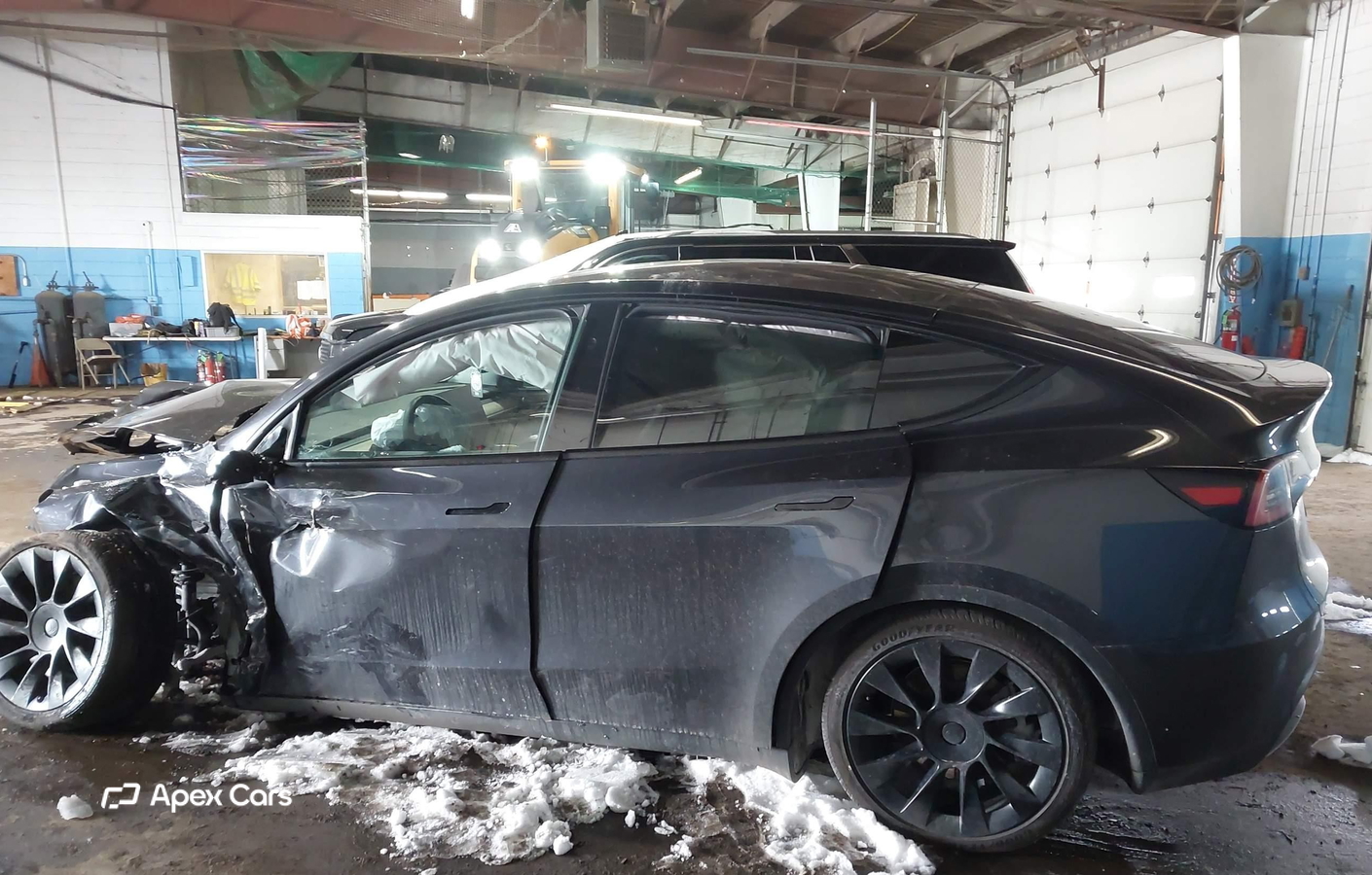 Tesla Model Y 2024