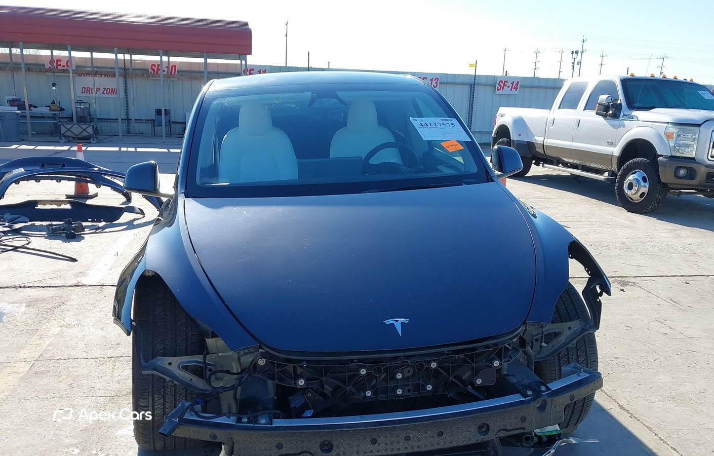 Tesla Model Y 2025