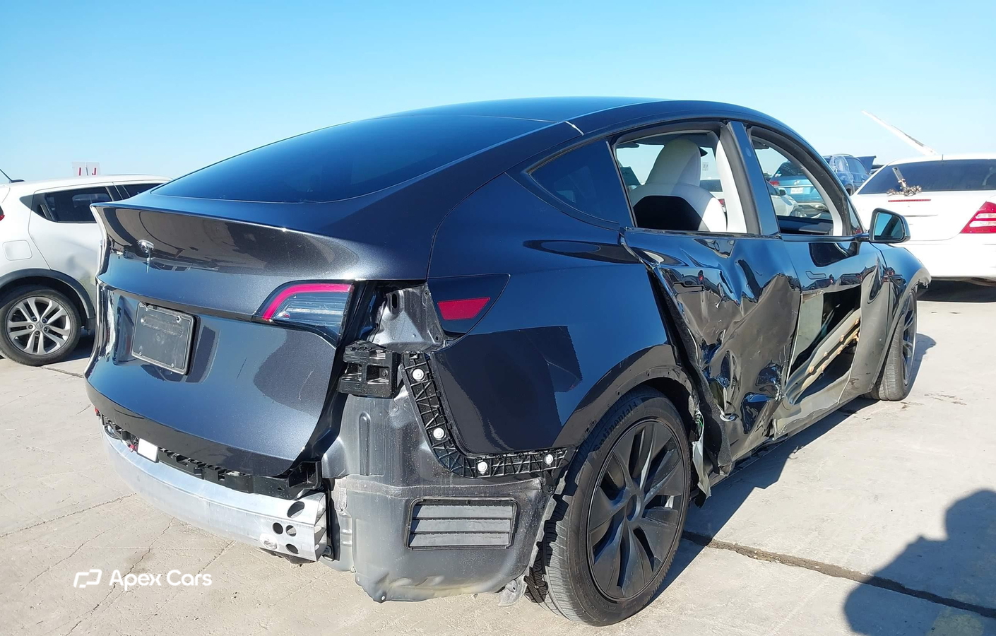 Tesla Model Y 2025