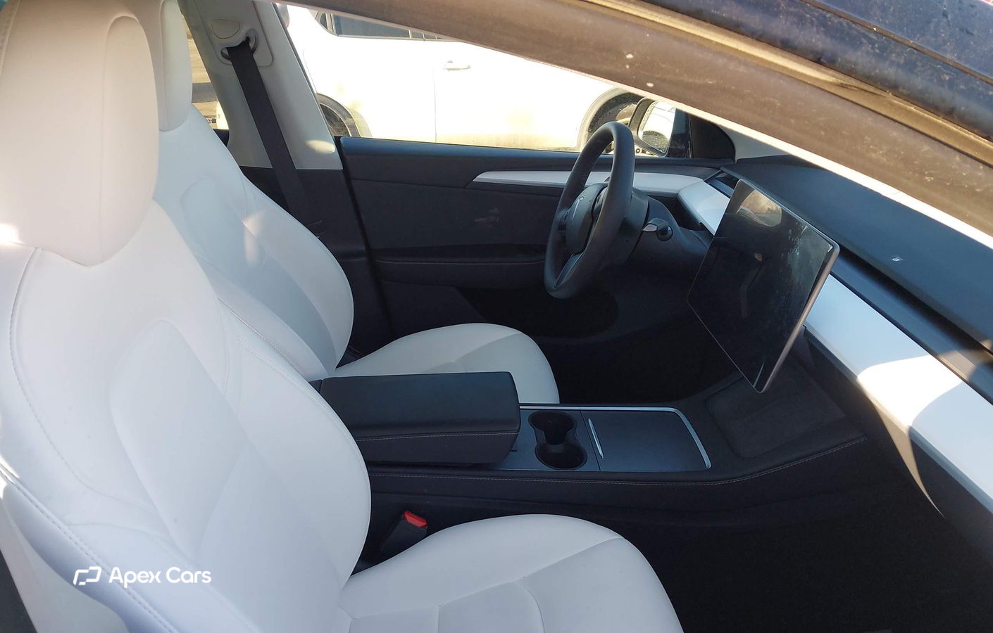 Tesla Model Y 2025