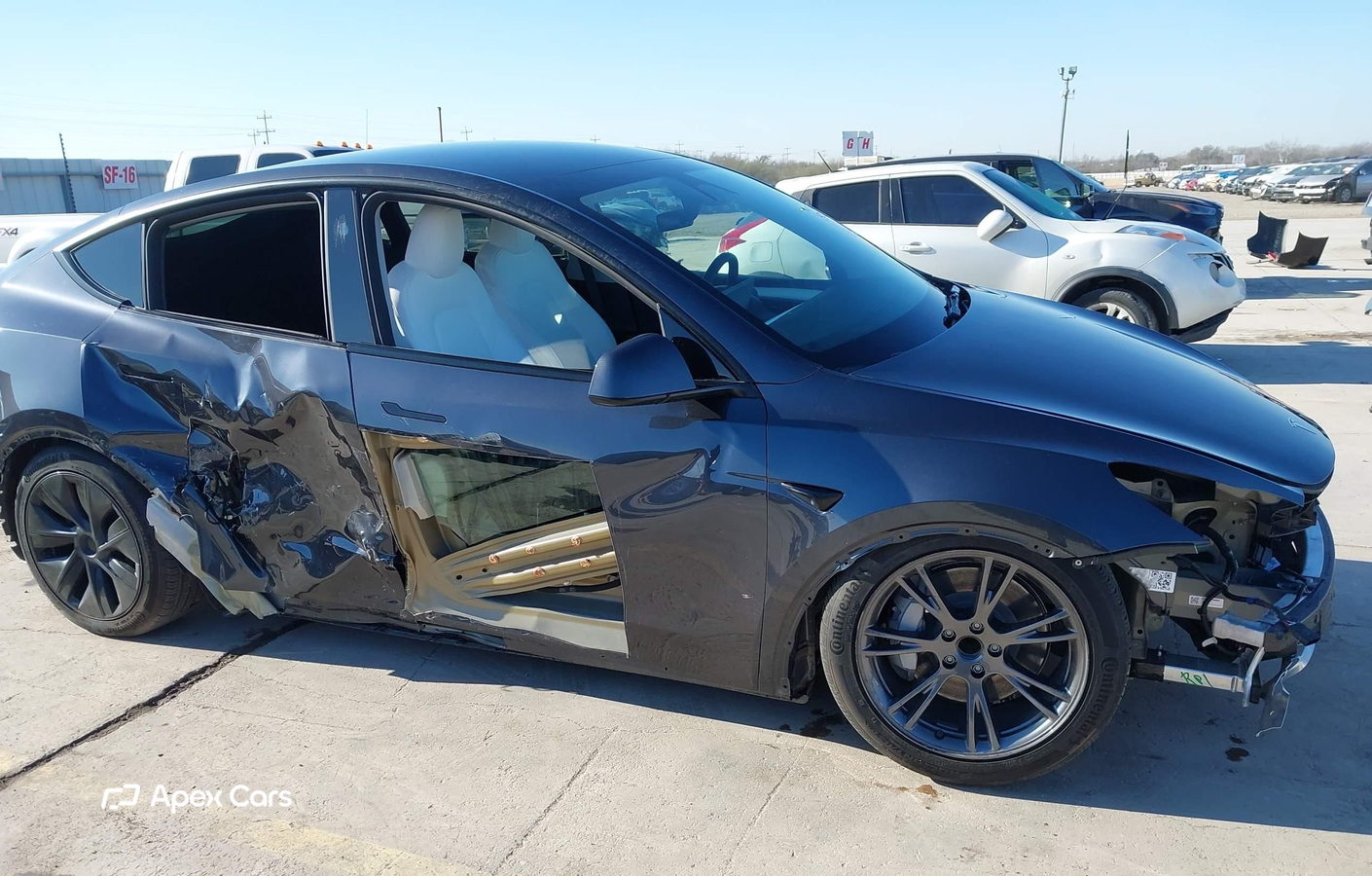 Tesla Model Y 2025