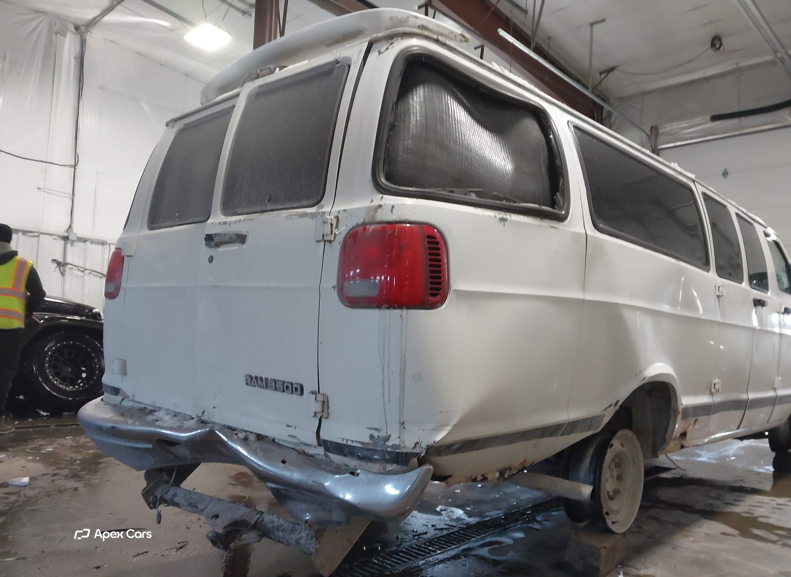 Dodge RAM Van 2000