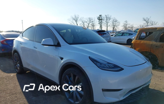 Tesla Model Y 2021 - Image 1 of 20