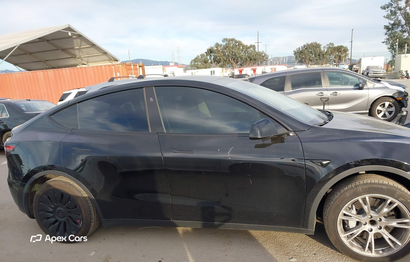Tesla Model Y 2024