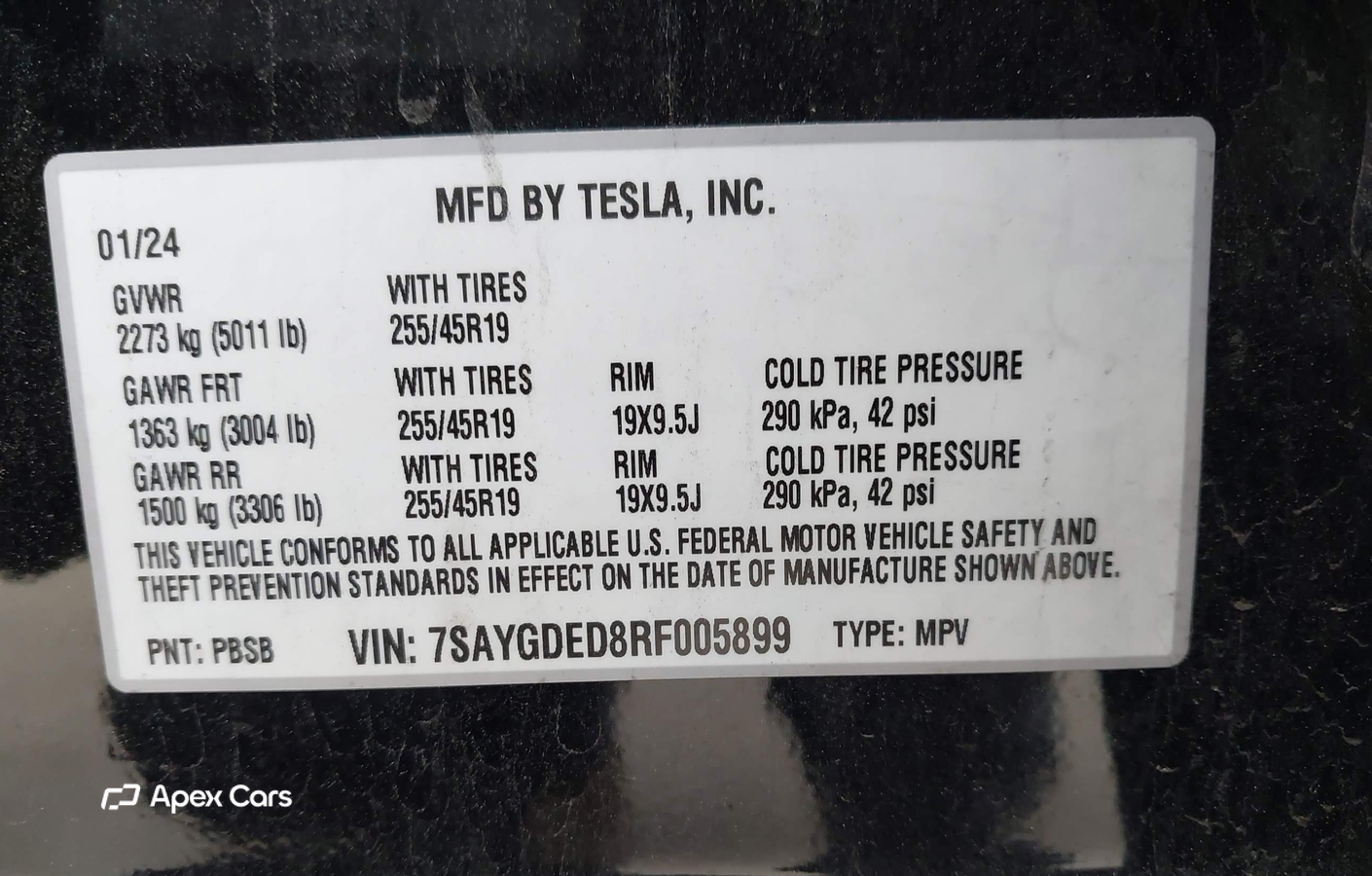 Tesla Model Y 2024