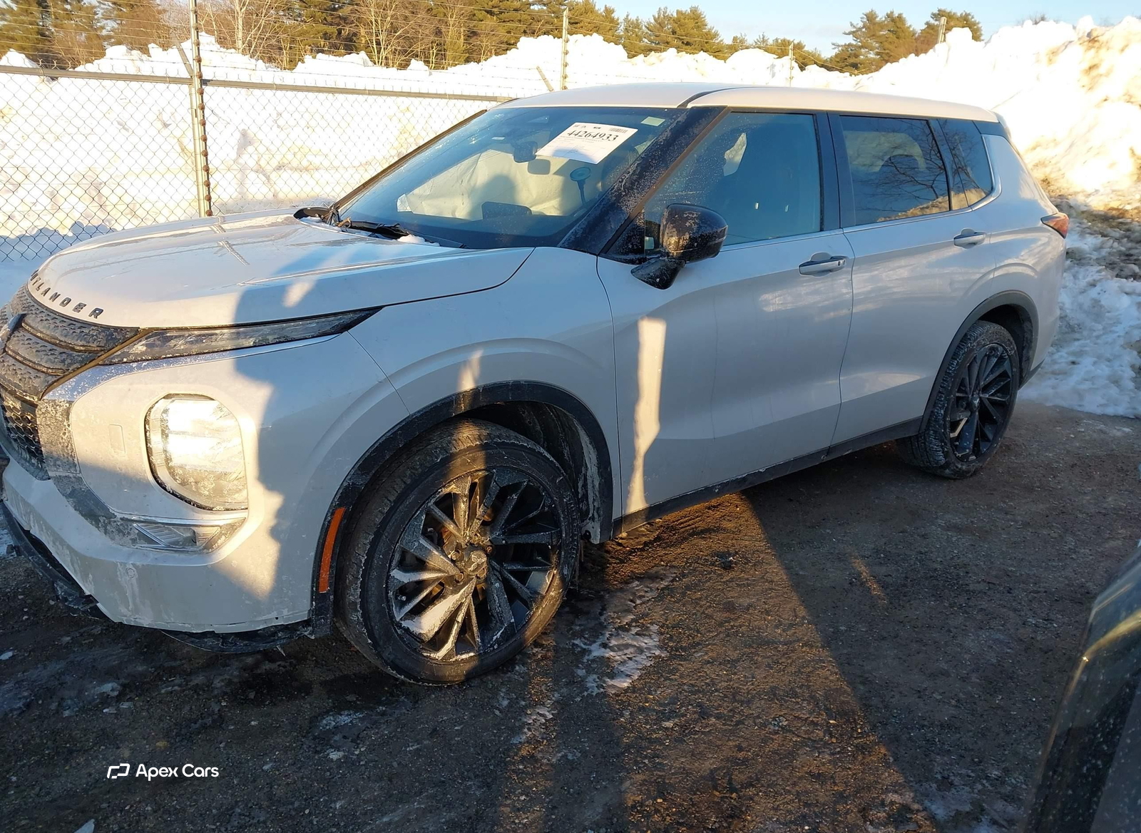 Mitsubishi Outlander 2023