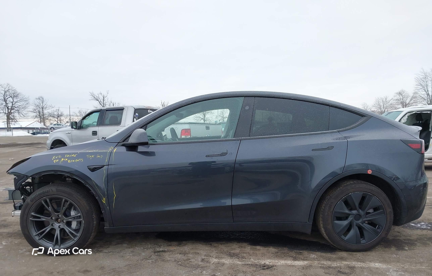 Tesla Model Y 2024