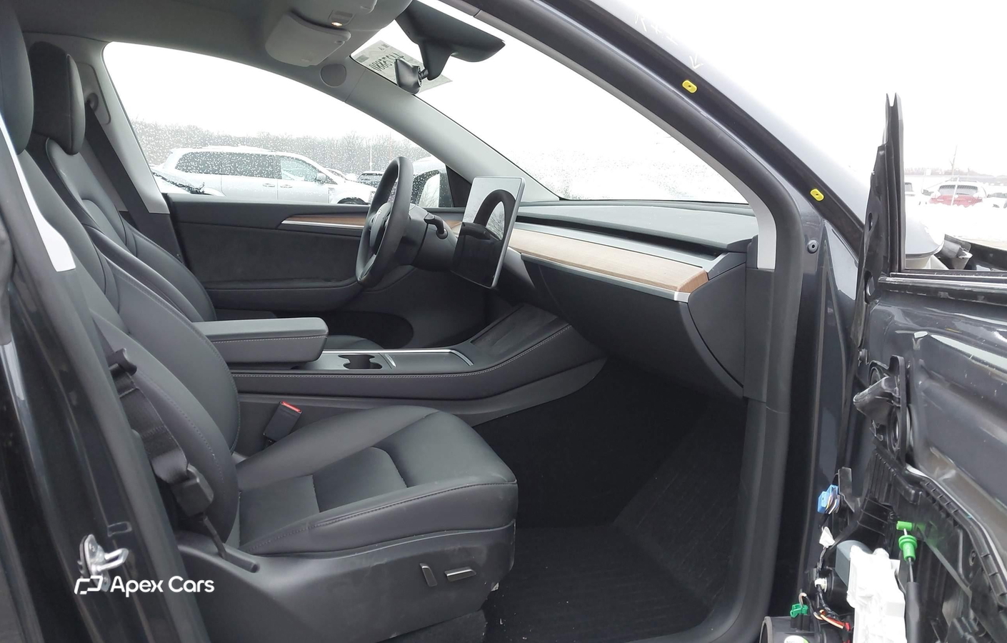 Tesla Model Y 2024