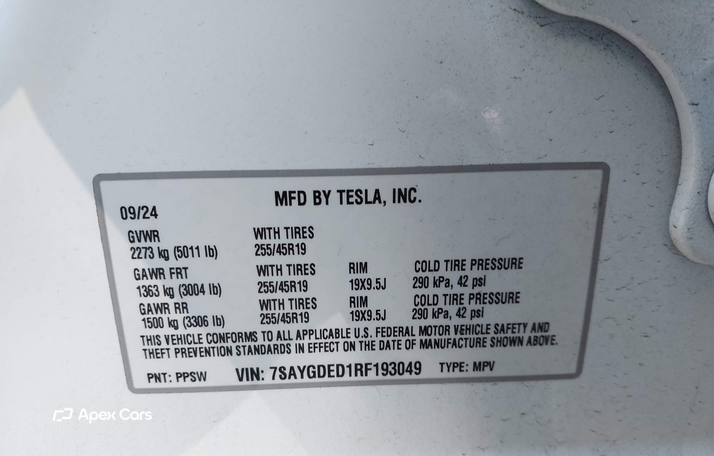 Tesla Model Y 2024