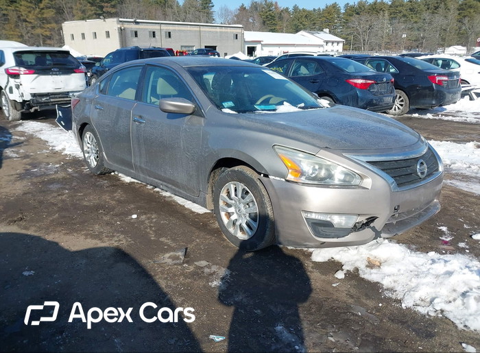 2014 Nissan Altima - Image 1 of 5