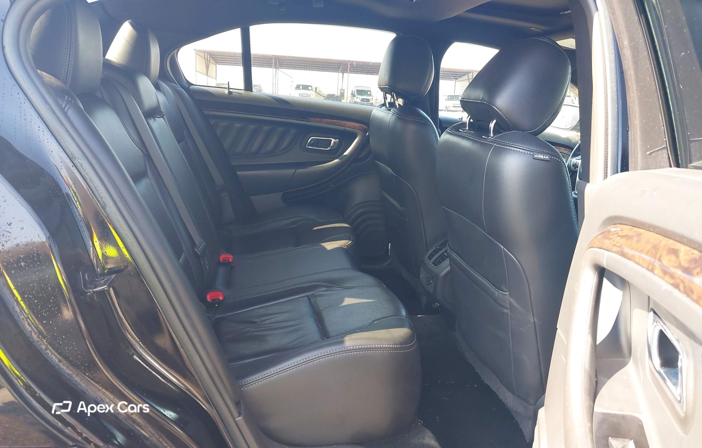 Ford Taurus 2016
