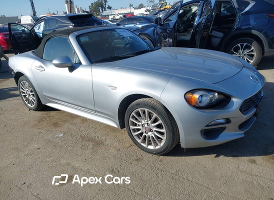 2020 Fiat 124 Spider - Image 1 of 5