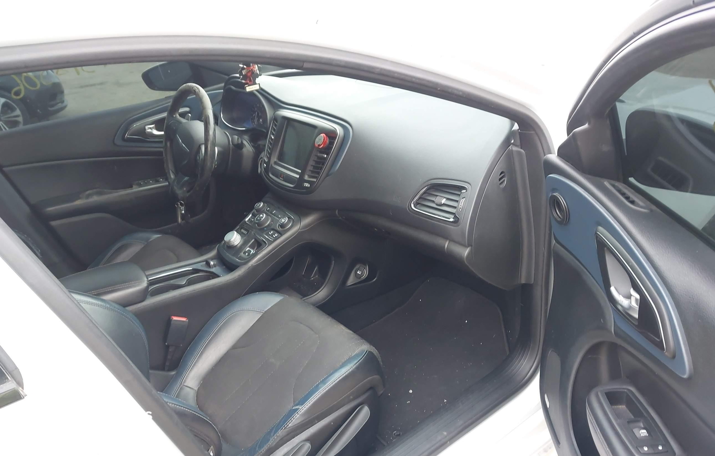 Chrysler 200 2015
