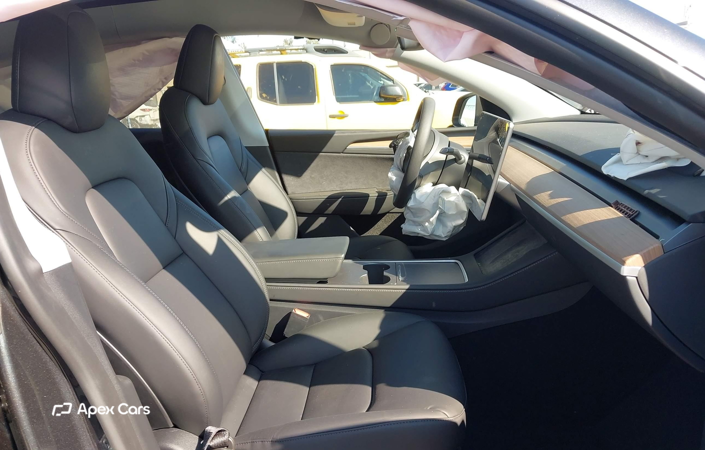 Tesla Model Y 2025