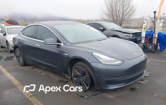 Tesla Model 3 2019 - Image 1 of 18