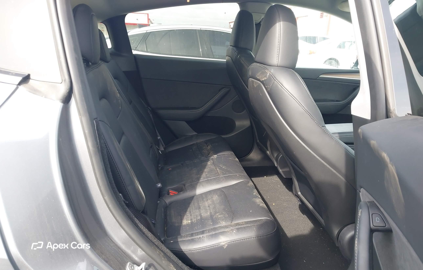 Tesla Model Y 2025
