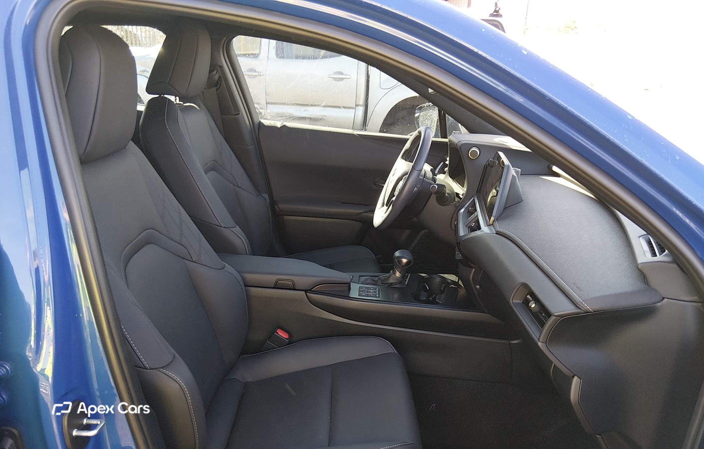 Lexus UX 2024
