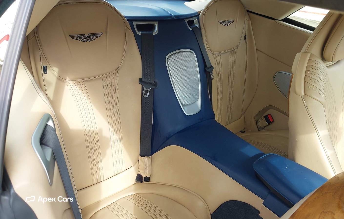 Aston Martin DB11 2019
